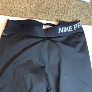 ****traded****DO NOT BUY nike pro cropped leggings